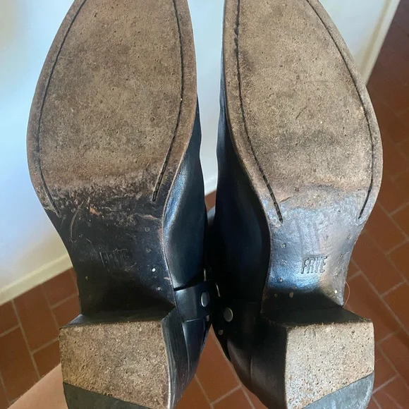 Frye Veronica Harness Short Boot Size 8.5 Womens - Picture 9 of 9